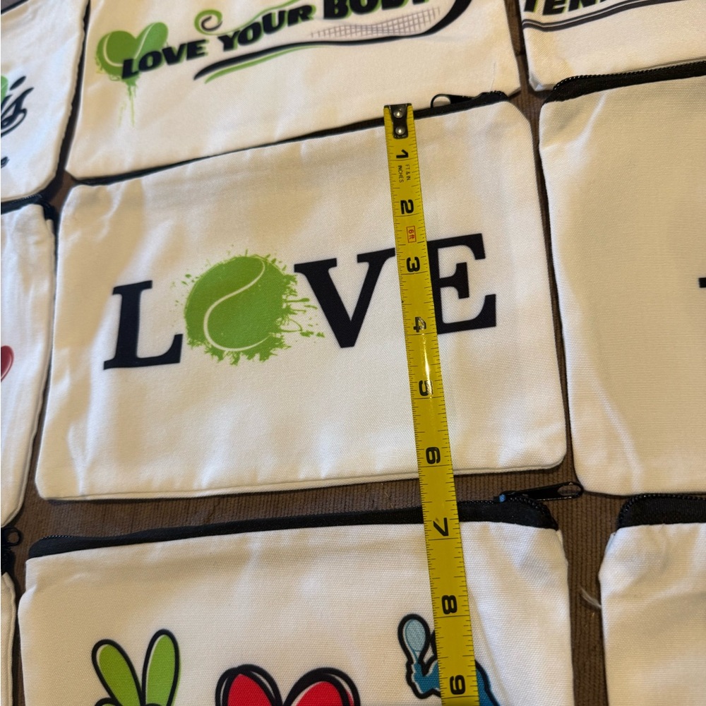 Tennis Goodies  - Bags, Racquet Butt Stickers, Kiss Stickers - Picture 5 of 7